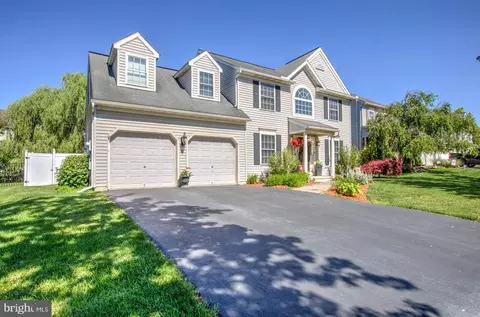 Exterior - 234 Andover Ln, Lititz, PA 17543 photo 3 of 7
