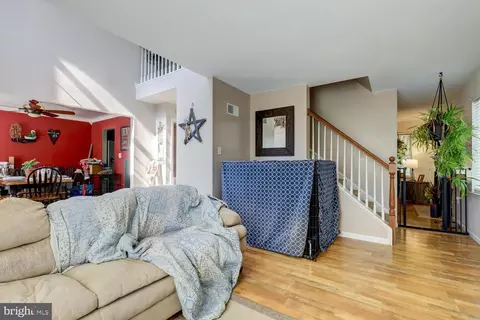 Entry Way - 234 Andover Ln, Lititz, PA 17543 photo 3 of 9