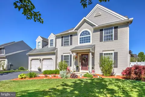 Exterior - 234 Andover Ln, Lititz, PA 17543 photo 6 of 7