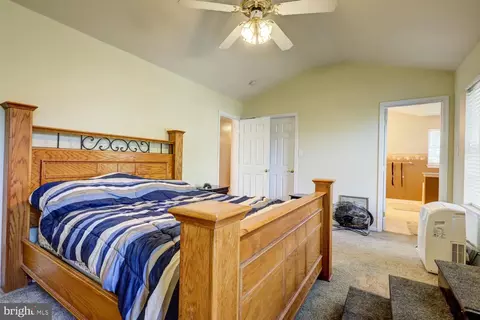 Bedroom - 234 Andover Ln, Lititz, PA 17543 photo 3 of 6