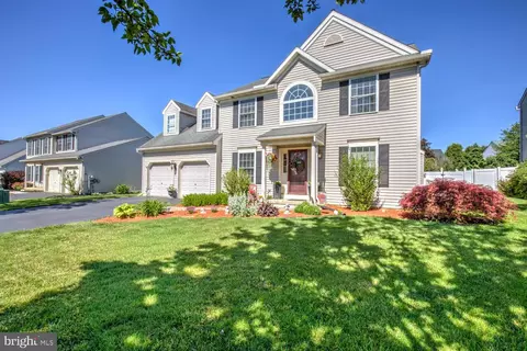 Exterior - 234 Andover Ln, Lititz, PA 17543 photo 5 of 7