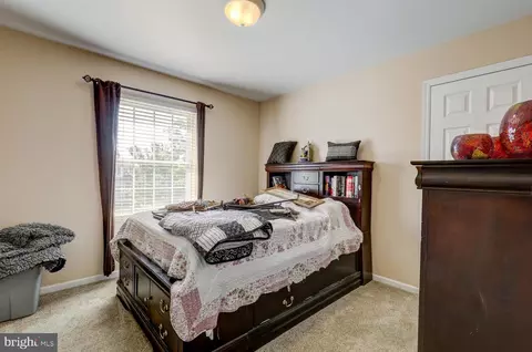 Bedroom - 234 Andover Ln, Lititz, PA 17543 photo 4 of 6