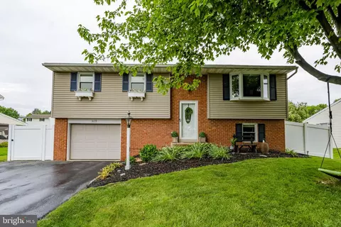 3179 Glengreen Dr, Lancaster, PA 17601