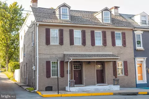 128 E 130 E Market St, Marietta, PA 17547