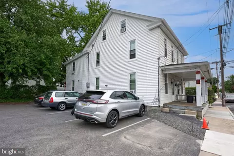 37-39 E Willow St, Elizabethtown, PA 17022