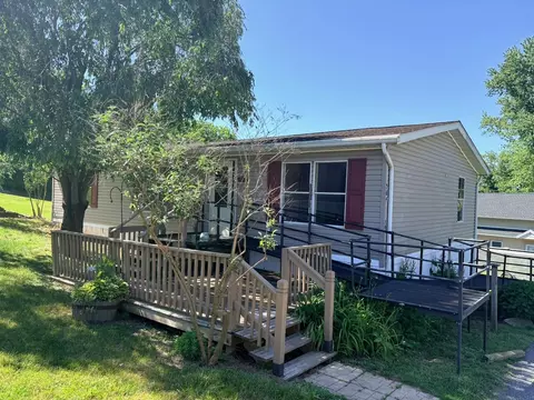 764 Willow Ln, Gap, PA 17527