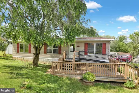 764 Willow Ln, Gap, PA 17527