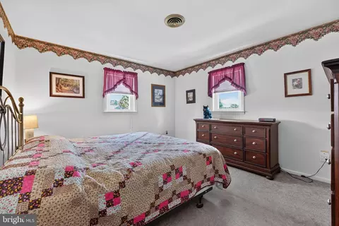 Bedroom - 949 Brunnerville Rd, Lititz, PA 17543 photo 1 of 5