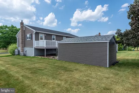 Exterior - 949 Brunnerville Rd, Lititz, PA 17543 photo 5 of 9