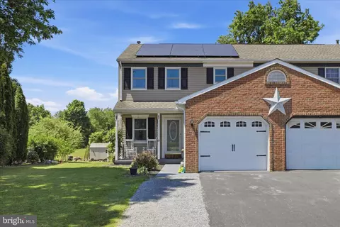 89 Red Stone Cir, Reinholds, PA 17569