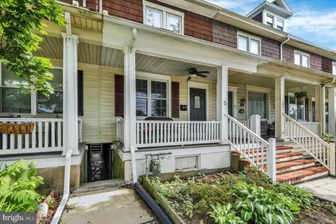 Exterior - 5 W 2nd Ave, Lititz, PA 17543 photo 5 of 10