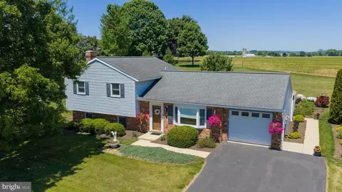 91 Buchland Rd, Ephrata, PA 17522