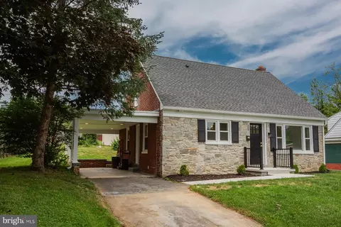 1307 Meadowcreek Ln, Lancaster, PA 17603