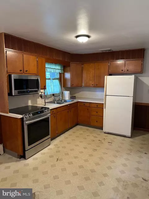 Kitchen - 666 Jane Ave, Mount Joy, PA 17552 photo 1 of 2