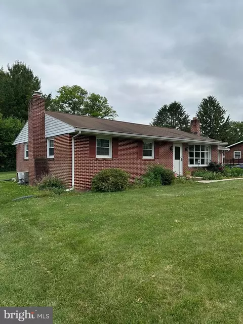 Exterior - 666 Jane Ave, Mount Joy, PA 17552 photo 2 of 4