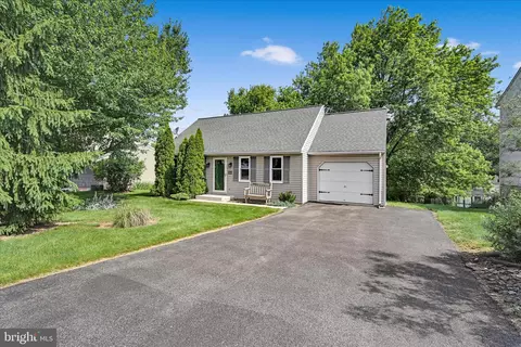 4083 Jasmine Pl, Mount Joy, PA 17552