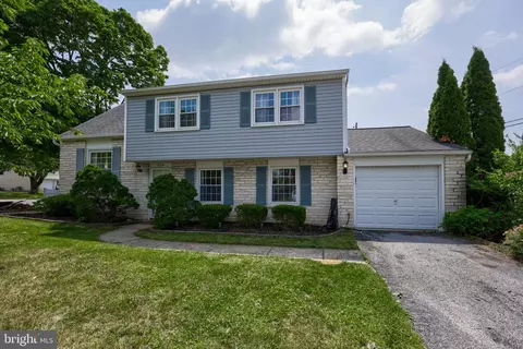 1604 Robert Rd, Lancaster, PA 17601