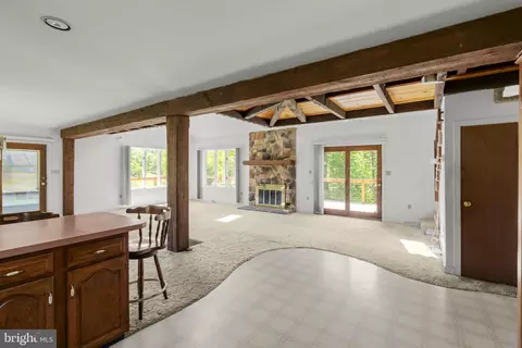 Living - 21 Speedwell Forge Rd, Lititz, PA 17543 photo 4 of 6