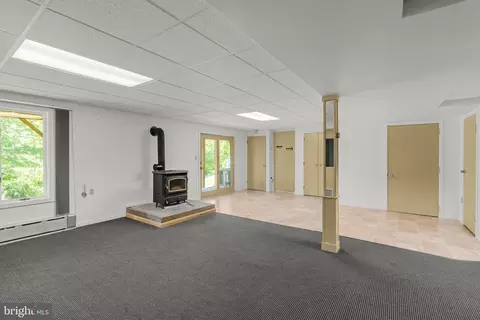Living - 21 Speedwell Forge Rd, Lititz, PA 17543 photo 6 of 6