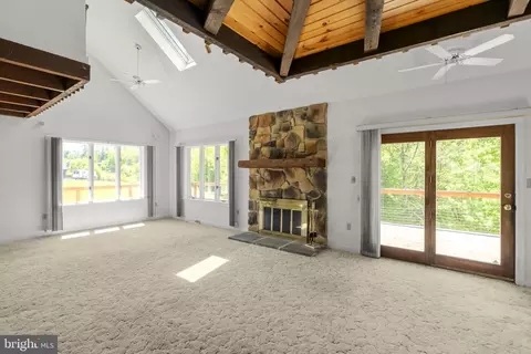 Living - 21 Speedwell Forge Rd, Lititz, PA 17543 photo 5 of 6