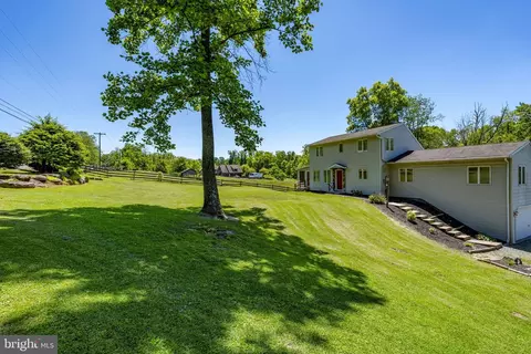 Exterior - 21 Speedwell Forge Rd, Lititz, PA 17543 photo 2 of 20
