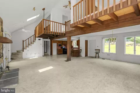 Living - 21 Speedwell Forge Rd, Lititz, PA 17543 photo 2 of 6