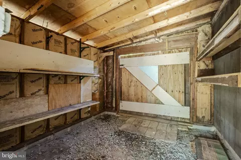 Entry Way - 21 Speedwell Forge Rd, Lititz, PA 17543 photo 3 of 3