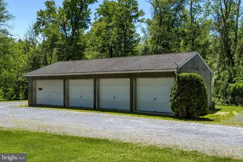 Exterior - 21 Speedwell Forge Rd, Lititz, PA 17543 photo 18 of 20