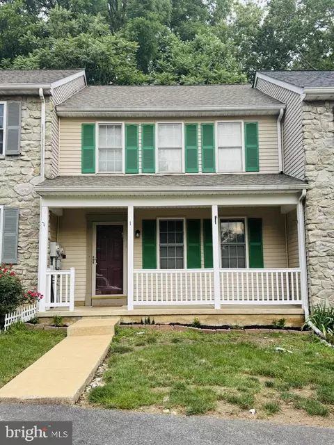 15 Deep Hollow Ln, Lancaster, PA 17603