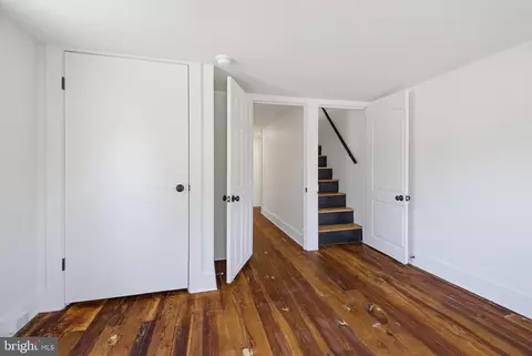 Entry Way - 14 N Locust St, Lititz, PA 17543 photo 6 of 8