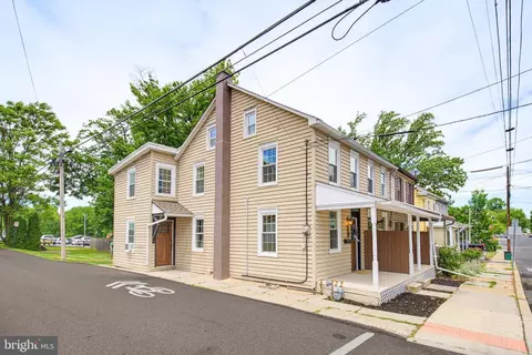 Exterior - 14 N Locust St, Lititz, PA 17543 photo 4 of 6