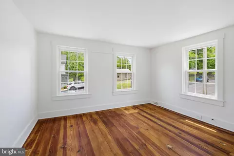 Bedroom - 14 N Locust St, Lititz, PA 17543 photo 4 of 4