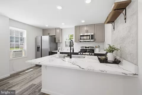 Kitchen - 14 N Locust St, Lititz, PA 17543 photo 1 of 4