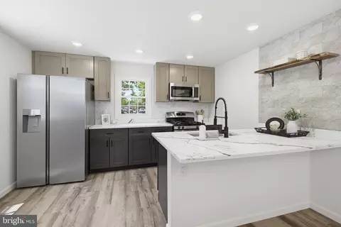 Kitchen - 14 N Locust St, Lititz, PA 17543 photo 3 of 4