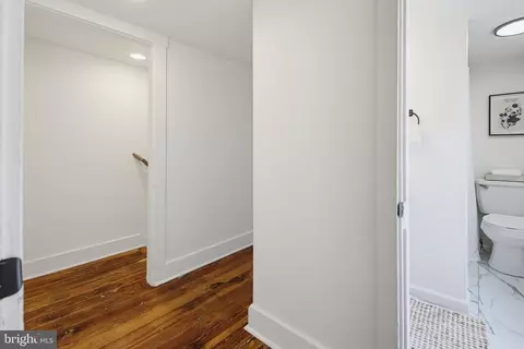 Entry Way - 14 N Locust St, Lititz, PA 17543 photo 5 of 8