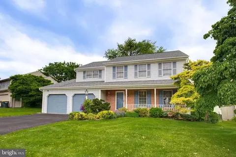 306 Laurel Oak Ln, Lancaster, PA 17602