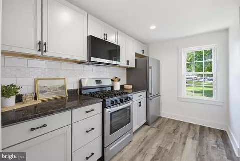 Kitchen - 16 N Locust St, Lititz, PA 17543 photo 2 of 2