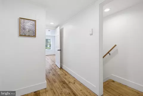 Entry Way - 16 N Locust St, Lititz, PA 17543 photo 3 of 6