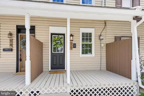 Exterior - 16 N Locust St, Lititz, PA 17543 photo 2 of 5