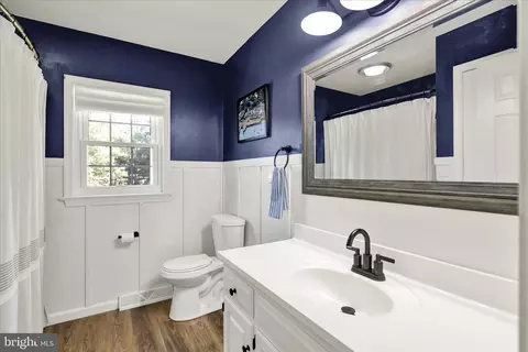 Bath - 557 Magnolia Dr, Lititz, PA 17543 photo 3 of 4