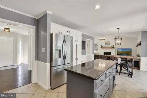 Kitchen - 557 Magnolia Dr, Lititz, PA 17543 photo 4 of 4