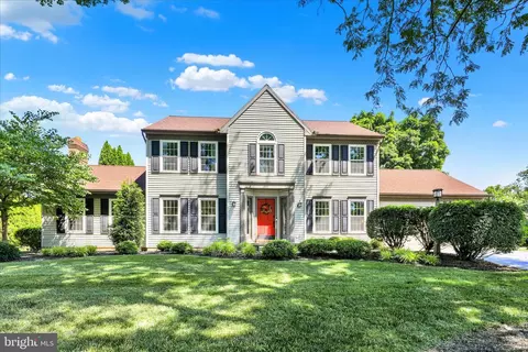 557 Magnolia Dr, Lititz, PA 17543
