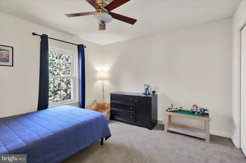 Bedroom - 557 Magnolia Dr, Lititz, PA 17543 photo 4 of 6