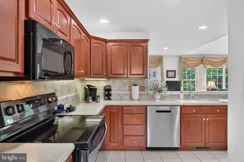 Kitchen - 1133 Brighton Ave, Lititz, PA 17543 photo 2 of 4