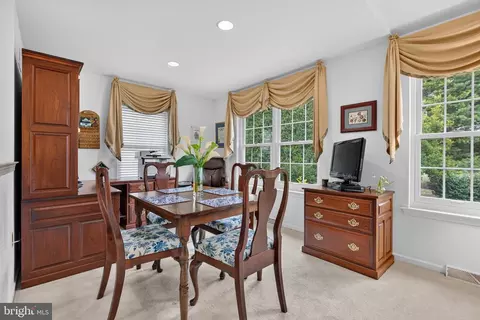 Dining - 1133 Brighton Ave, Lititz, PA 17543 photo 3 of 4