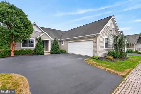 Exterior - 1133 Brighton Ave, Lititz, PA 17543 photo 2 of 8