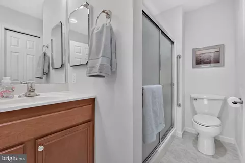 Bath - 1133 Brighton Ave, Lititz, PA 17543 photo 2 of 2