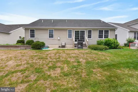 Exterior - 1133 Brighton Ave, Lititz, PA 17543 photo 4 of 8