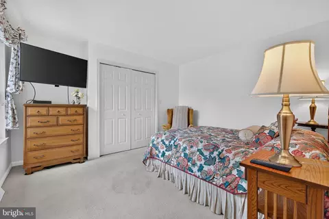 Bedroom - 1133 Brighton Ave, Lititz, PA 17543 photo 4 of 6