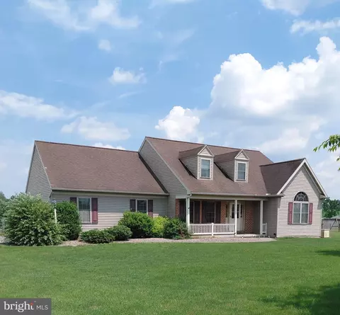 137 S Ronks Rd, Ronks, PA 17572